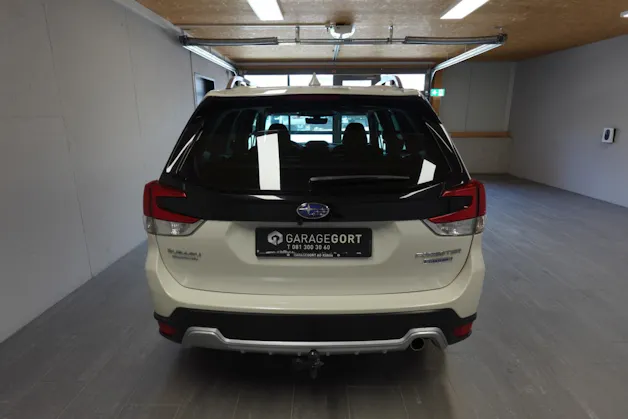 Subaru Forester Station 2.0i e-Boxer Swiss Plus