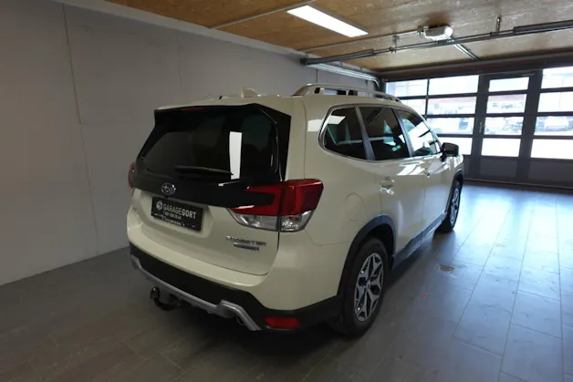 Subaru Forester Station 2.0i e-Boxer Swiss Plus