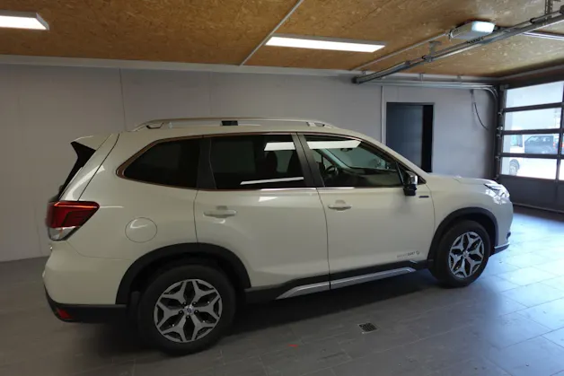 Subaru Forester Station 2.0i e-Boxer Swiss Plus
