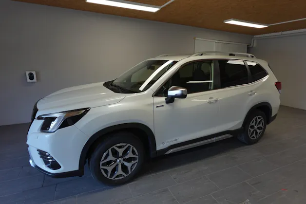 Subaru Forester Station 2.0i e-Boxer Swiss Plus