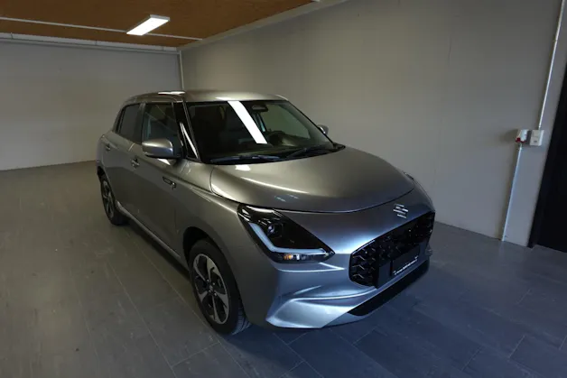 Suzuki Swift 1.2 Sakura Top Hybrid 4x4
