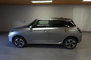 Suzuki Swift 1.2 Sakura Top Hybrid 4x4