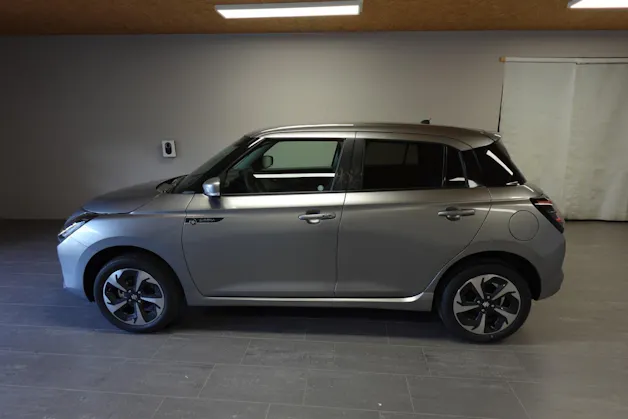 Suzuki Swift 1.2 Sakura Top Hybrid 4x4