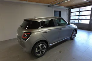 Suzuki Swift 1.2 Sakura Top Hybrid 4x4