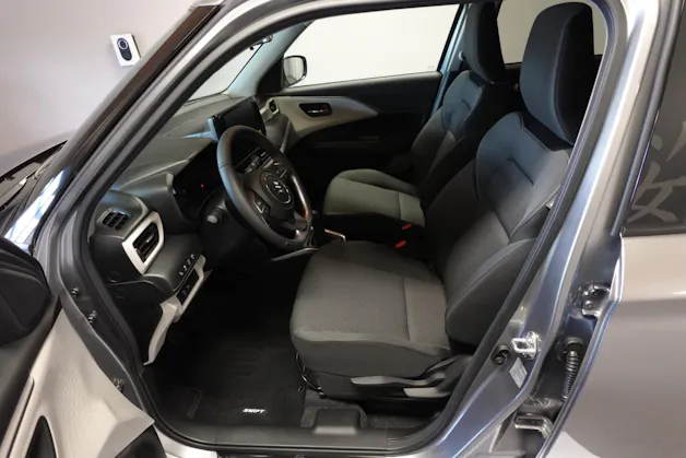 Suzuki Swift 1.2 Sakura Top Hybrid 4x4