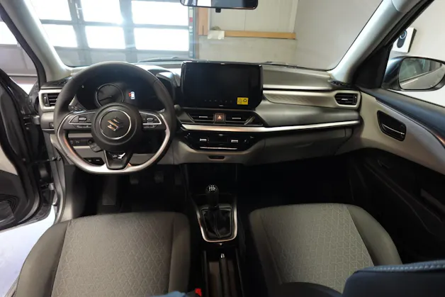 Suzuki Swift 1.2 Sakura Top Hybrid 4x4