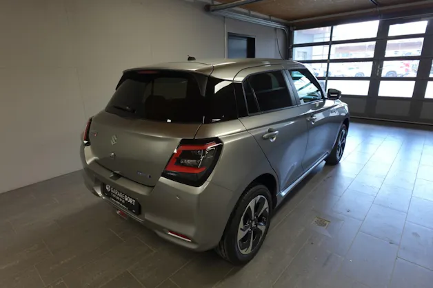 Suzuki Swift 1.2 Sakura Top Hybrid 4x4