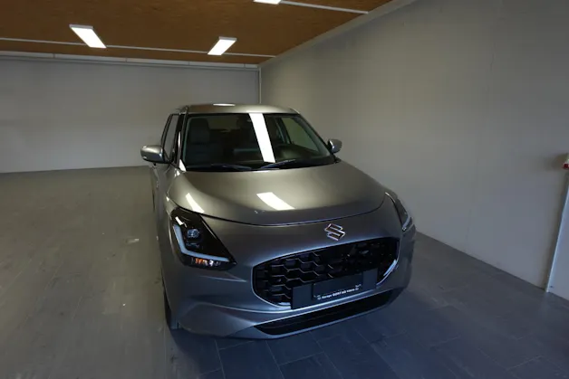Suzuki Swift 1.2 Sakura Top Hybrid 4x4