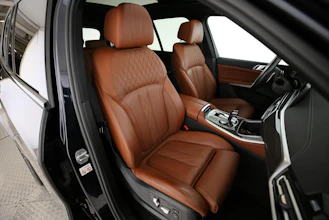 https://vehicle.imgix.net/4363584/11d93527-97c0-43f0-85cd-bf5373f5a36a.jpg