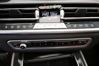 https://vehicle.imgix.net/4363584/c181625d-28b7-48b1-97a0-9043827cef01.jpg