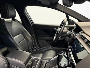 https://vehicle.imgix.net/4363626/3658da79-3890-44bd-bf57-152937efecff.jpg