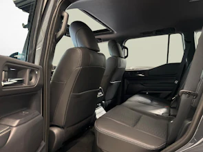 Fahrzeugbild TOYOTA Land Cruiser 2.8 D 48V Invincible AWD