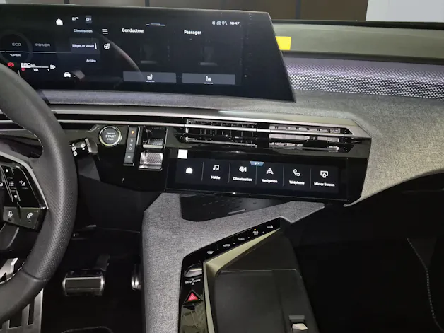 PEUGEOT 5008 1.2 Hybrid GT Exclusive