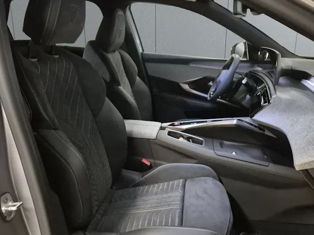PEUGEOT 5008 1.2 Hybrid GT Exclusive