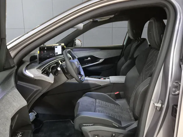 PEUGEOT 5008 1.2 Hybrid GT Exclusive