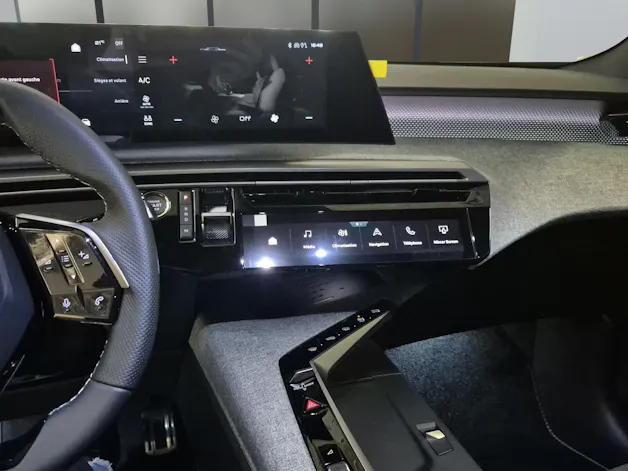 PEUGEOT 5008 1.2 Hybrid GT Exclusive