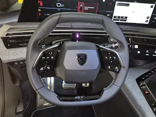PEUGEOT 5008 1.2 Hybrid GT Exclusive