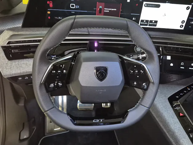 PEUGEOT 5008 1.2 Hybrid GT Exclusive