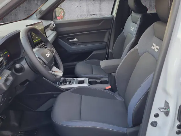 Dacia Duster 1.6 Hybrid Journey 140