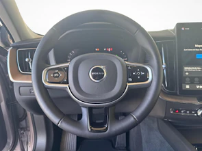 Fahrzeugbild VOLVO XC60 2.0 T8 TE Ultra Dark eAWD / ab 3,99% Leasing bei Abschluss einer Protect Autoversicherung