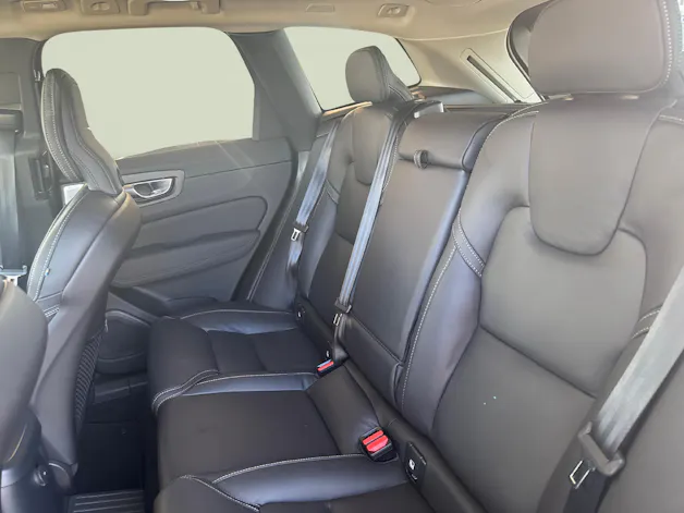 Volvo XC60 2.0 T8 TE Ultra Dark eAWD / ab 3,99% Leasing bei Abschluss einer Protect Autoversicherung