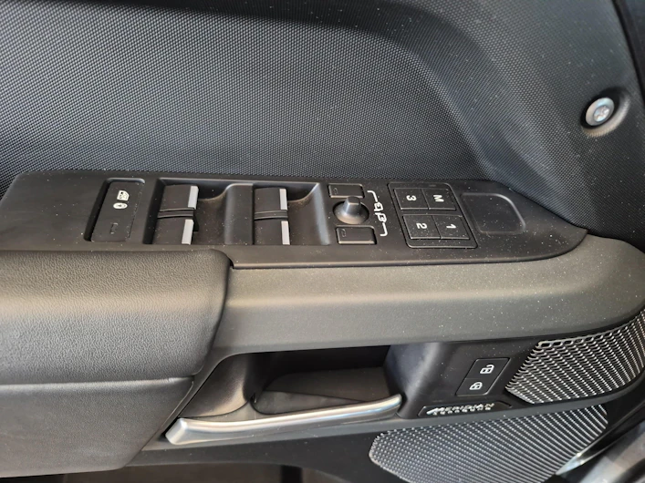 immagine del veicolo LAND ROVER DEFENDER