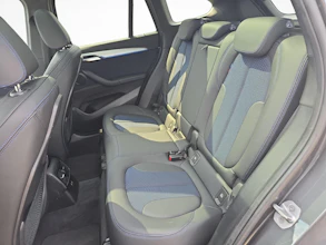 https://vehicle.imgix.net/4363813/54c25568-c524-4d3c-a179-ab81a5d18bc5.jpg
