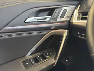 BMW X1 23i xDrive paddles