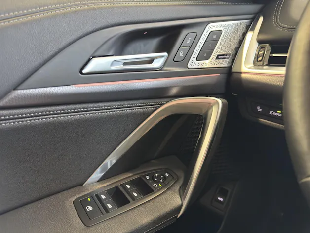 BMW X1 23i xDrive paddles