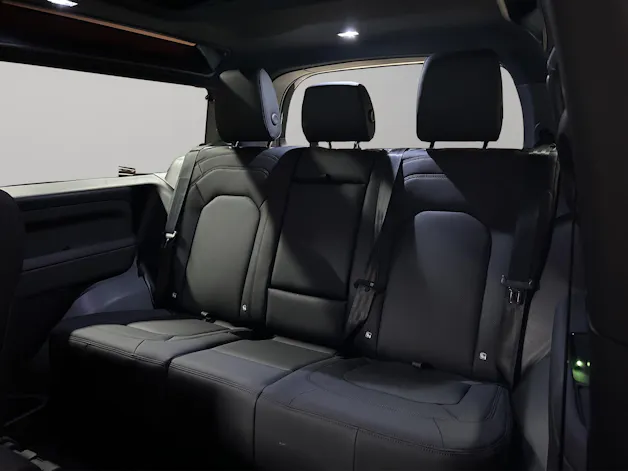 Land Rover Defender 90 3.0 D I6 250 X-Dynamic SE