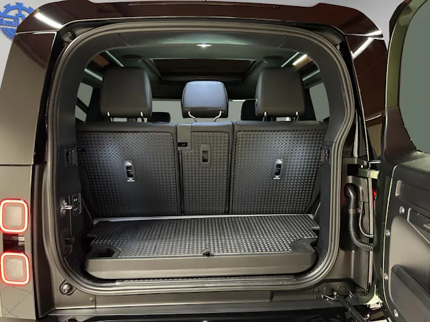 Land Rover Defender 90 3.0 D I6 250 X-Dynamic SE