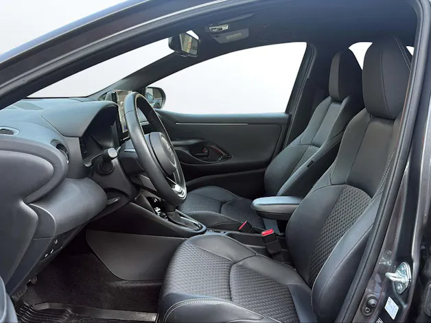 Toyota Yaris 1.5 VVT-i HSD Premium