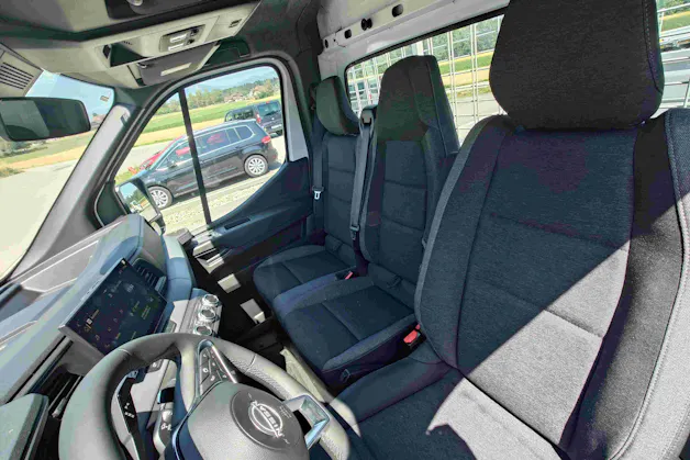 Nissan Interstar 3.5T Dreiseitenkipper L2H1