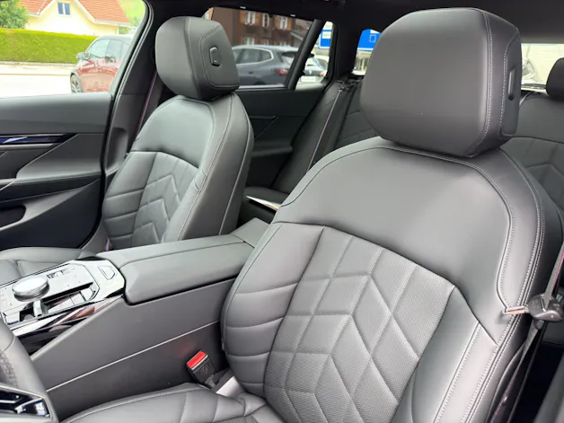 BMW 550e xDrive Touring