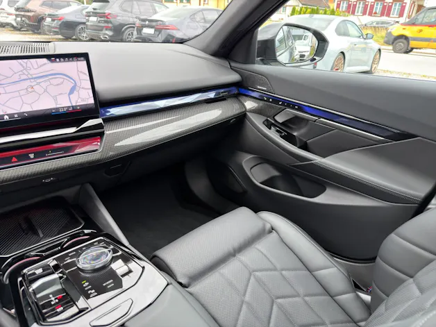 BMW 550e xDrive Touring