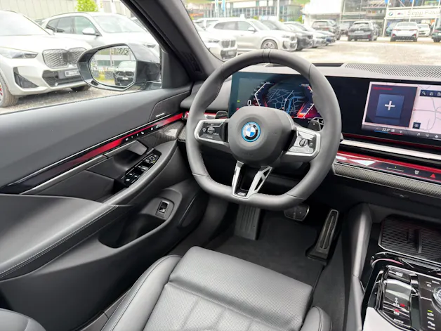 BMW 550e xDrive Touring