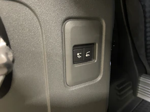 Fahrzeugbild LAND ROVER Defender 90 3.0 D I6 250 SE