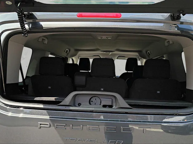 Peugeot Traveller Standard 2.2 BlueHDi 180 Family Edition S/S