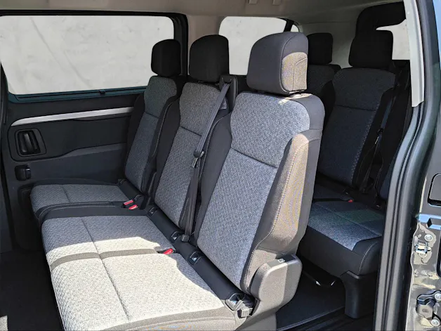 Peugeot Traveller Standard 2.2 BlueHDi 180 Family Edition S/S