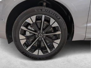 https://vehicle.imgix.net/4364136/cc10f2ed-fd0c-4b34-aeb2-2e6c9d608eda.jpg