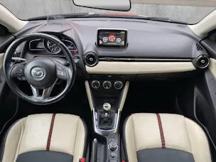 MAZDA 2 SD105 MT Revolution Leder Weiss Navi