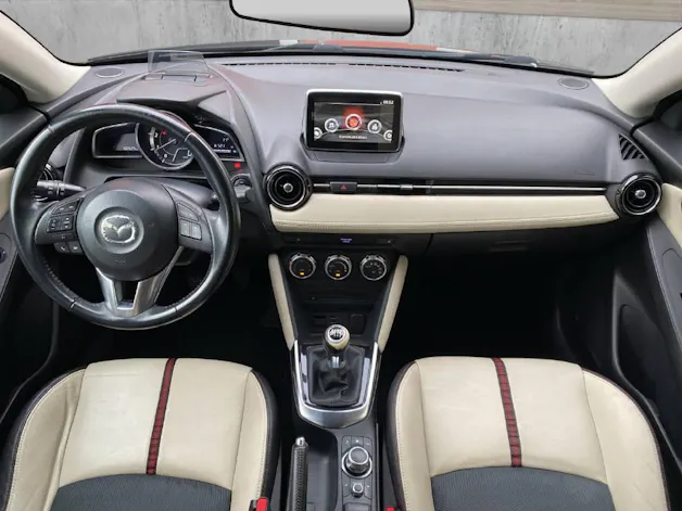 MAZDA 2 SD105 MT Revolution Leder Weiss Navi
