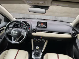 MAZDA 2 SD105 MT Revolution Leder Weiss Navi