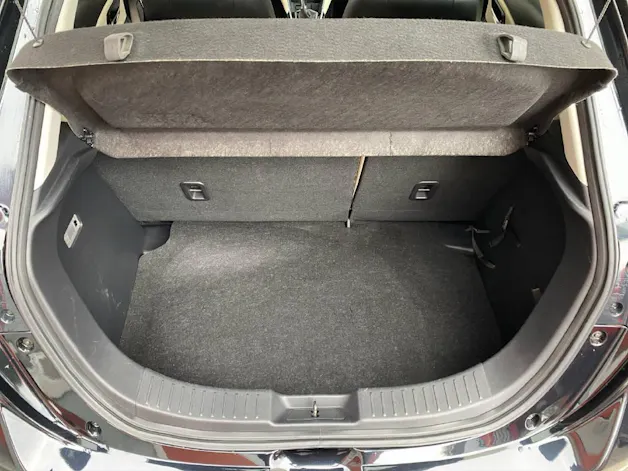 MAZDA 2 SD105 MT Revolution Leder Weiss Navi