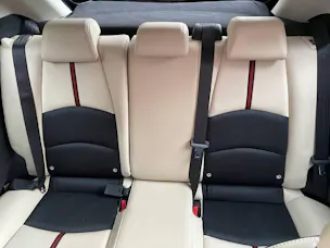MAZDA 2 SD105 MT Revolution Leder Weiss Navi