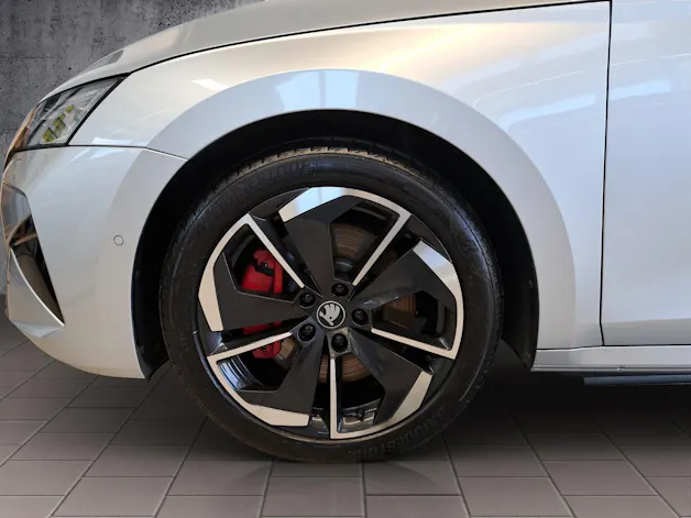 Škoda Octavia Combi 2.0 TSI RS DSG 265 PS