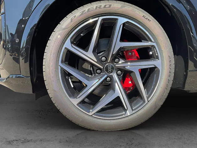 AUDI SQ6 e-tron quattro