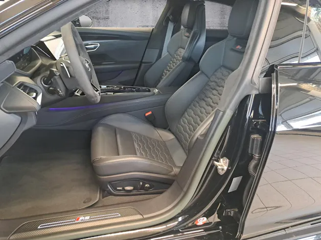 AUDI RS e-tron GT quattro Carbon Optik