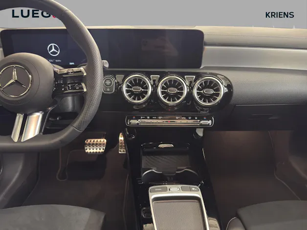Mercedes-Benz CLA 220 4M - AMG / DISTRONIC / 360 Grad Kamera / Soundsystem