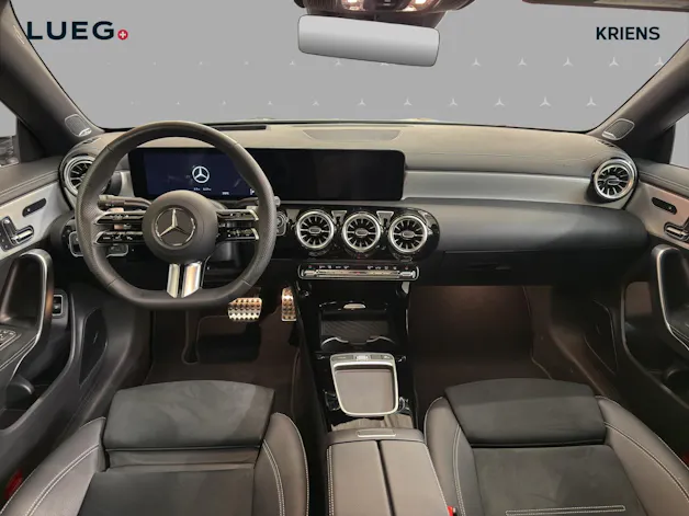 Mercedes-Benz CLA 220 4M - AMG / DISTRONIC / 360 Grad Kamera / Soundsystem